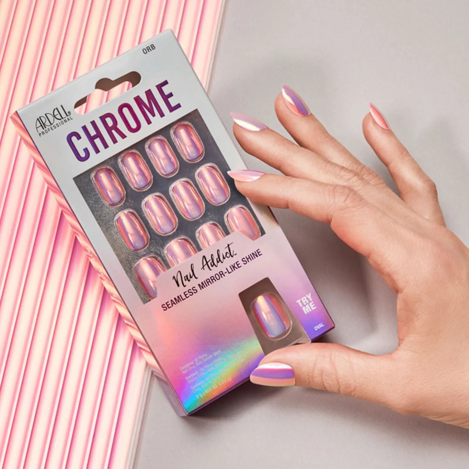 Faux ongle effet chrome orb