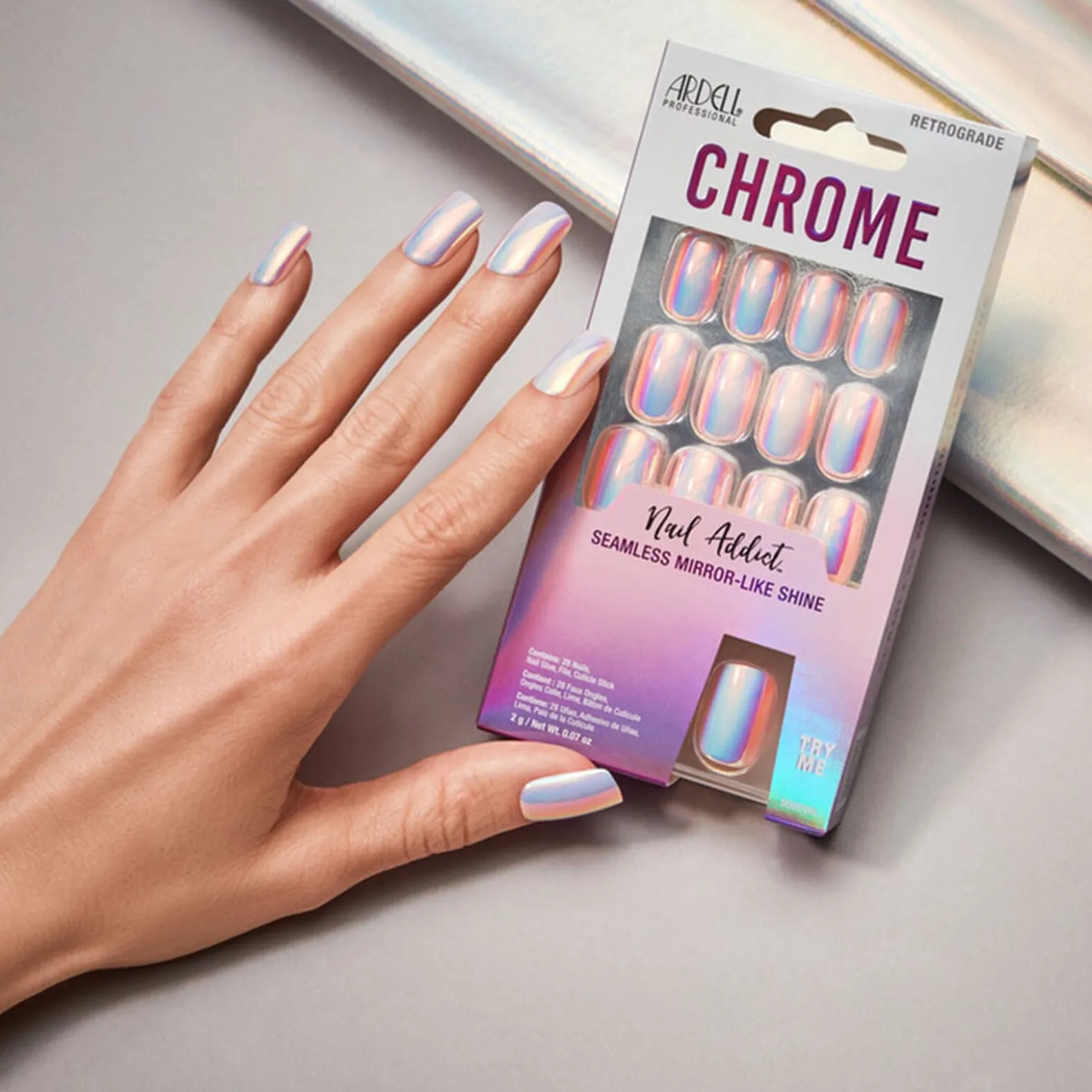Faux ongle effet chrome retrograde
